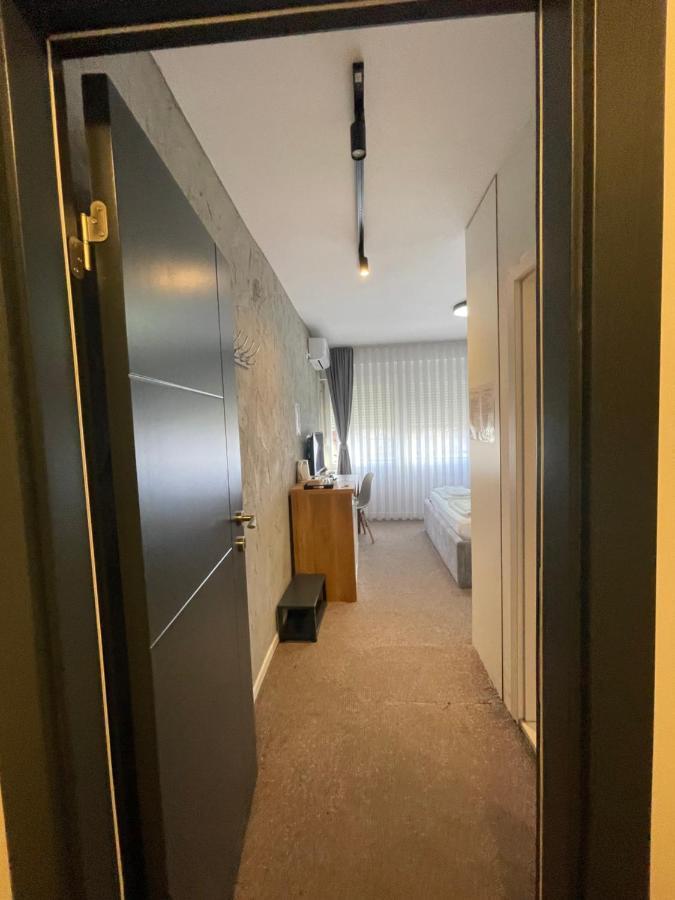 New Prishtina Luxury Rooms プリシュティナ エクステリア 写真